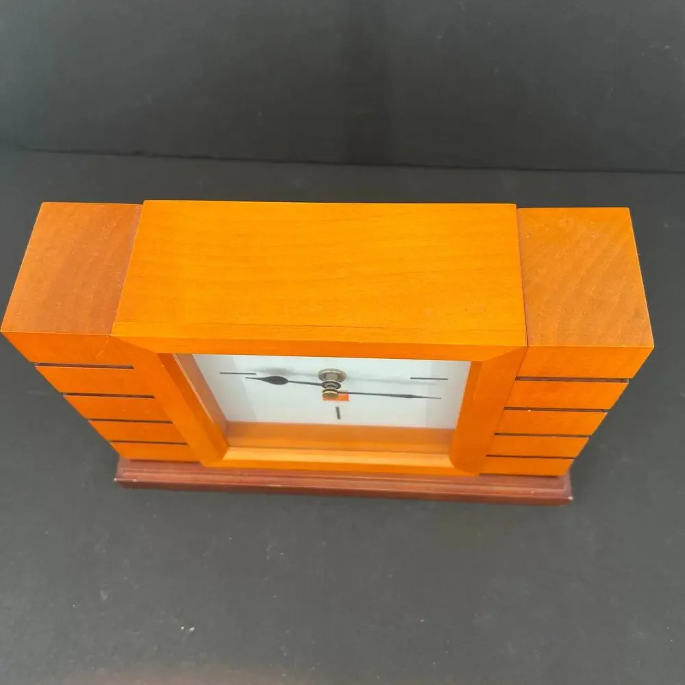 Bulova this usonian
